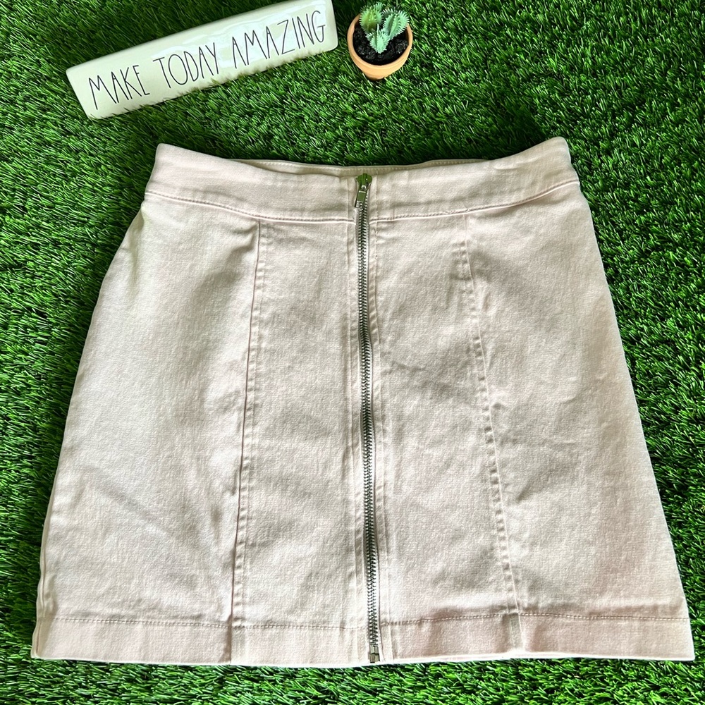 👚Pink Forever 21 zip up skirt